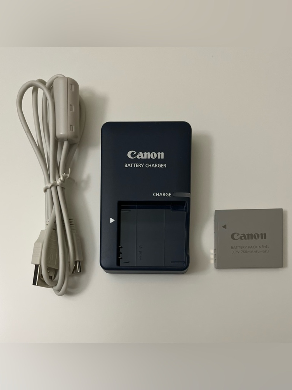 Canon PowerShot SD750 Digital Elph Camera - Silver - Picture 12 of 14